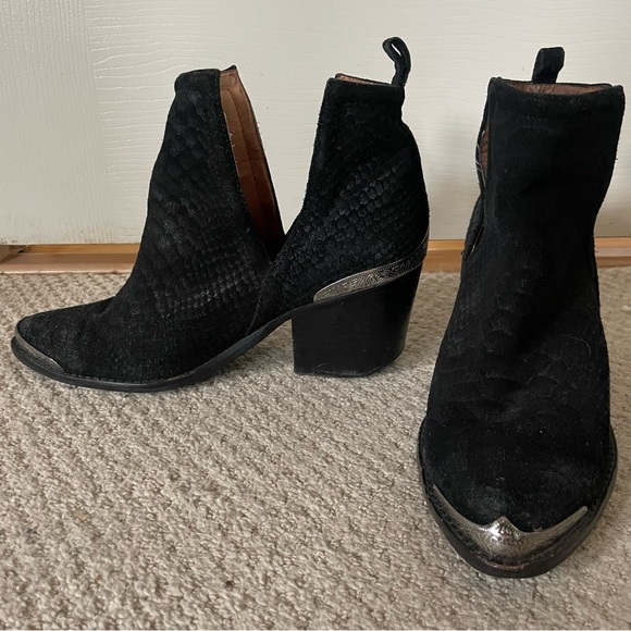 Black suede snakeskin Jeffrey Campbell Cromwell booties - Picture 6 of 10